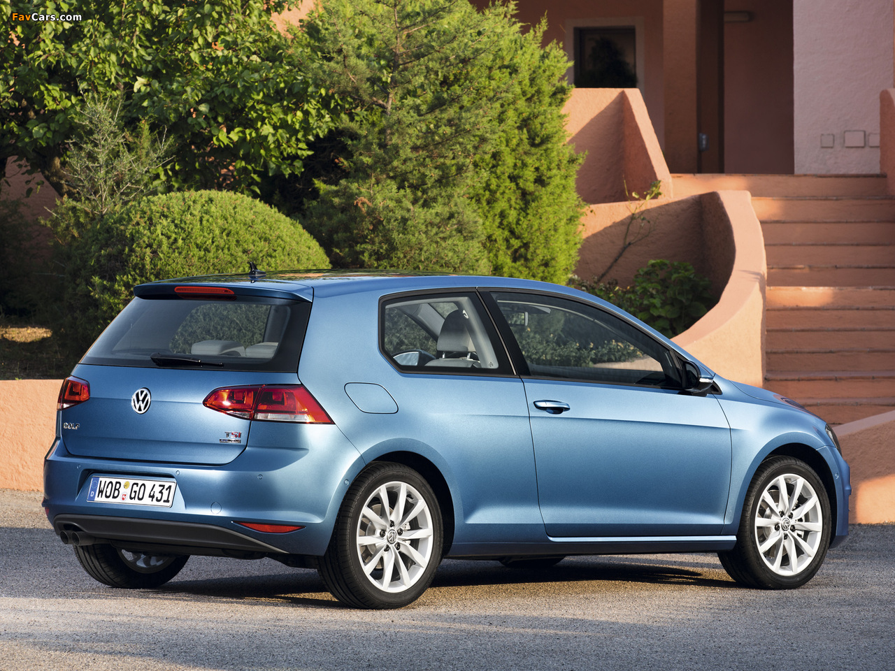 Images of Volkswagen Golf TSI BlueMotion 3-door (Typ 5G) 2012 (1280 x 960)