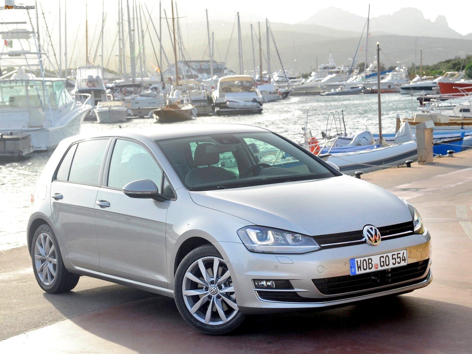 Images of Volkswagen Golf TSI BlueMotion 5-door (Typ 5G) 2012 (1600 x 1200)