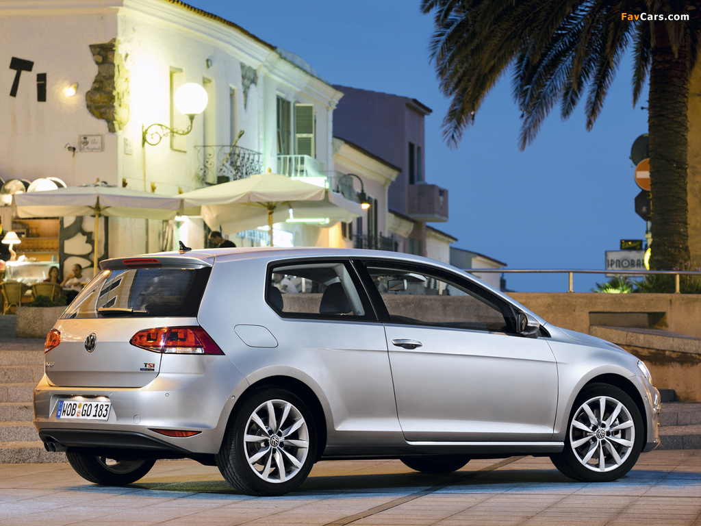 Images of Volkswagen Golf TSI BlueMotion 3-door (Typ 5G) 2012 (1024 x 768)