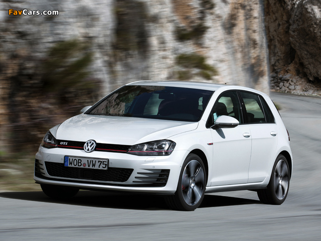 Images of Volkswagen Golf GTI 5-door (Typ 5G) 2013 (640 x 480)