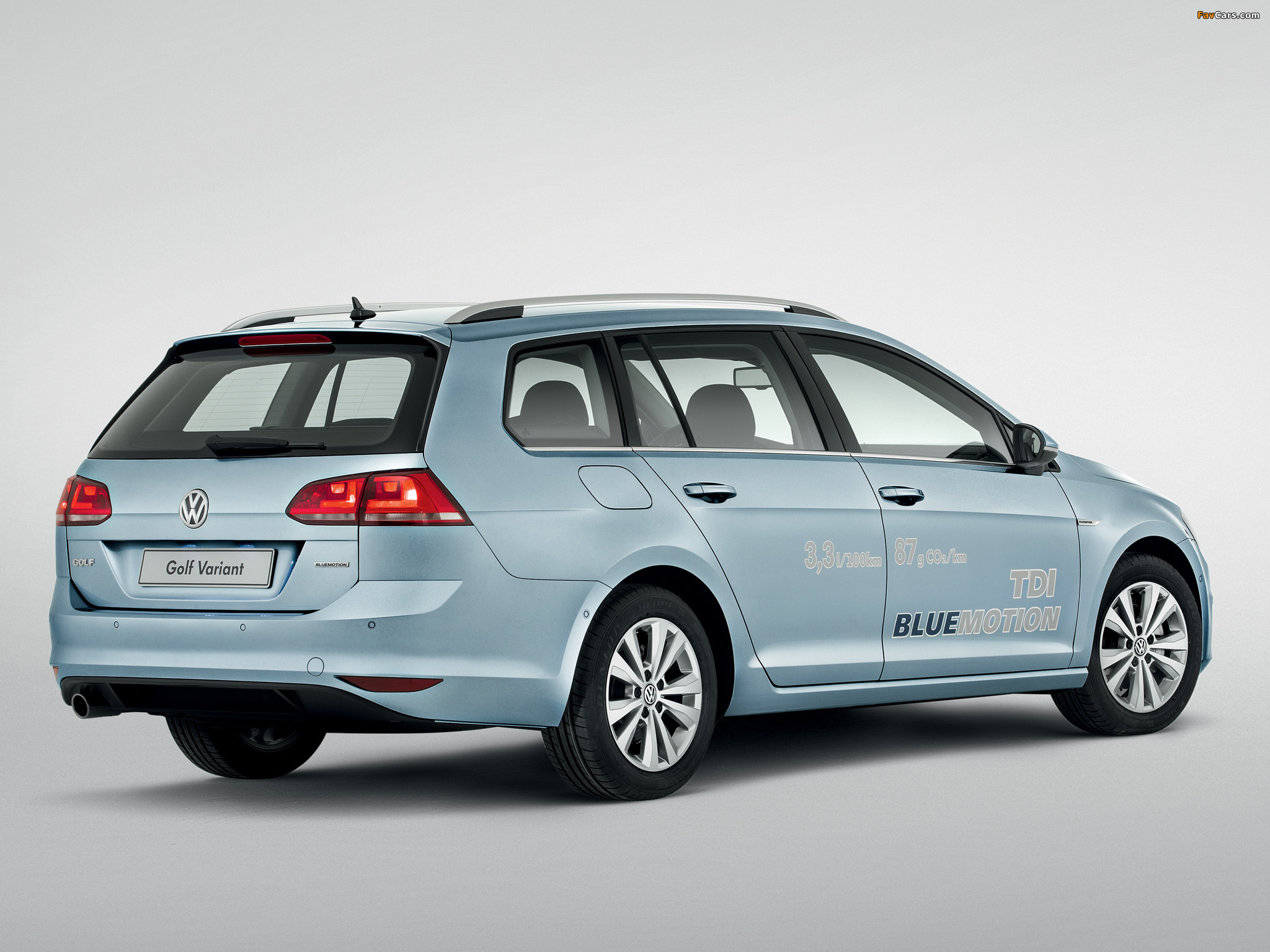 Images of Volkswagen Golf TDI BlueMotion Variant (Typ 5G) 2013 (2048 x 1536)