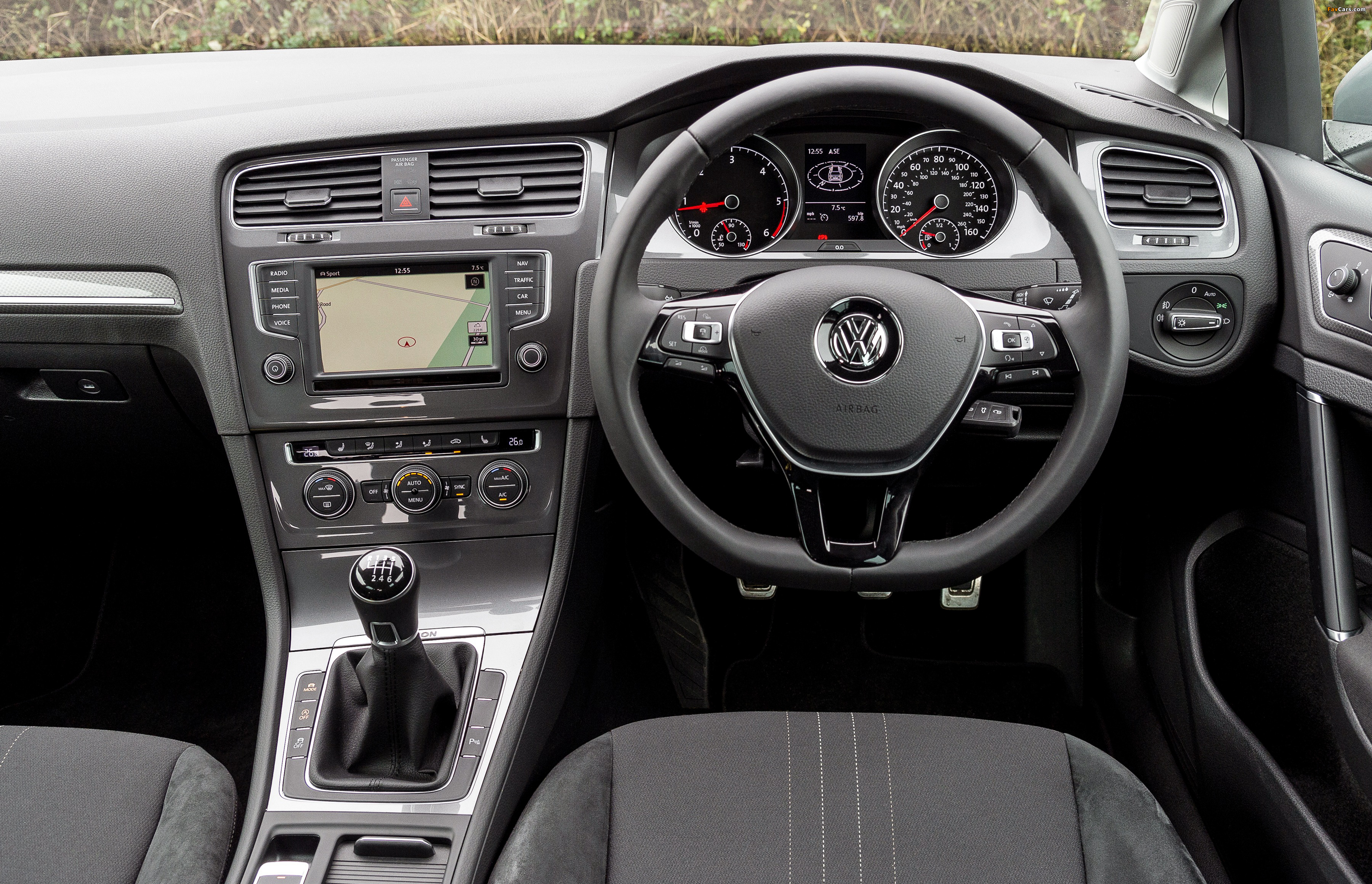 Images of Volkswagen Golf Alltrack UK-spec (Typ 5G) 2015 (3600 x 2320)