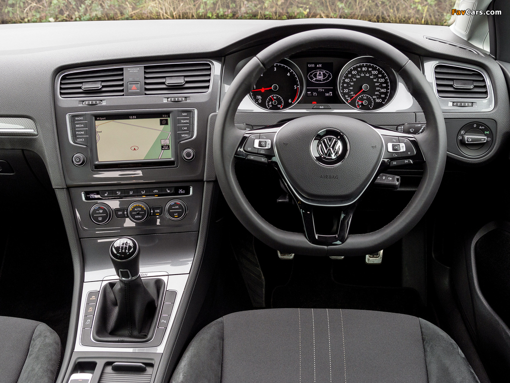 Images of Volkswagen Golf Alltrack UK-spec (Typ 5G) 2015 (1024 x 768)