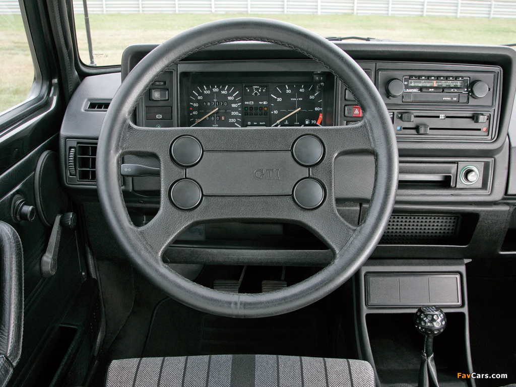 Photos of Volkswagen Golf GTI Pirelli (Typ 17) 1983 (1024 x 768)