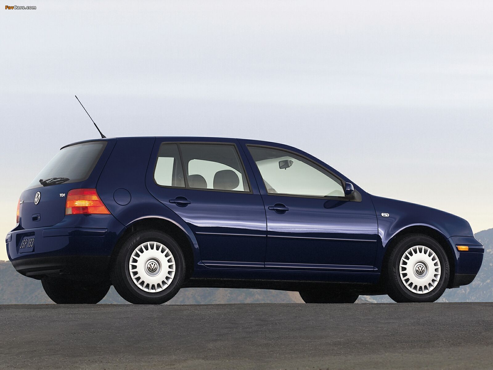 Photos of Volkswagen Golf 1.9 TDI 5-door US-spec (Typ 1J) 1999–2003 (1600 x 1200)