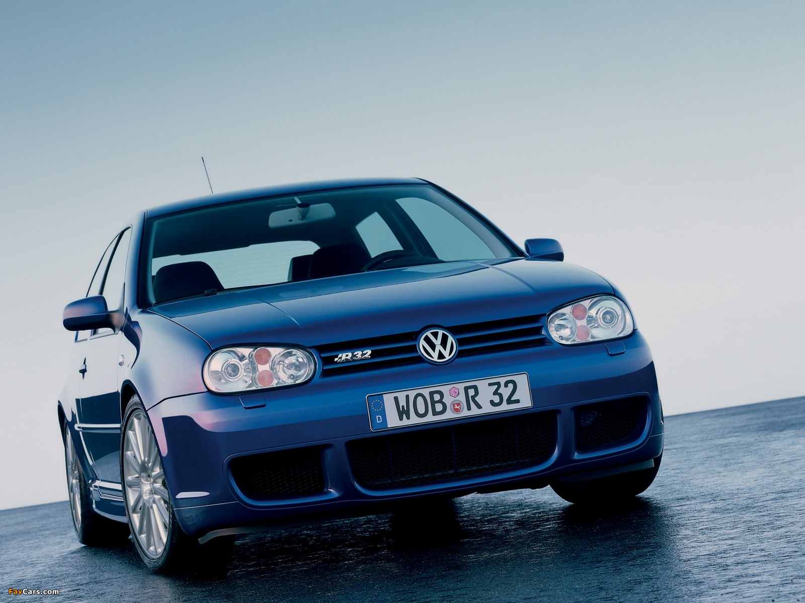 Photos of Volkswagen Golf R32 (Typ 1J) 2002–04 (1600 x 1200)