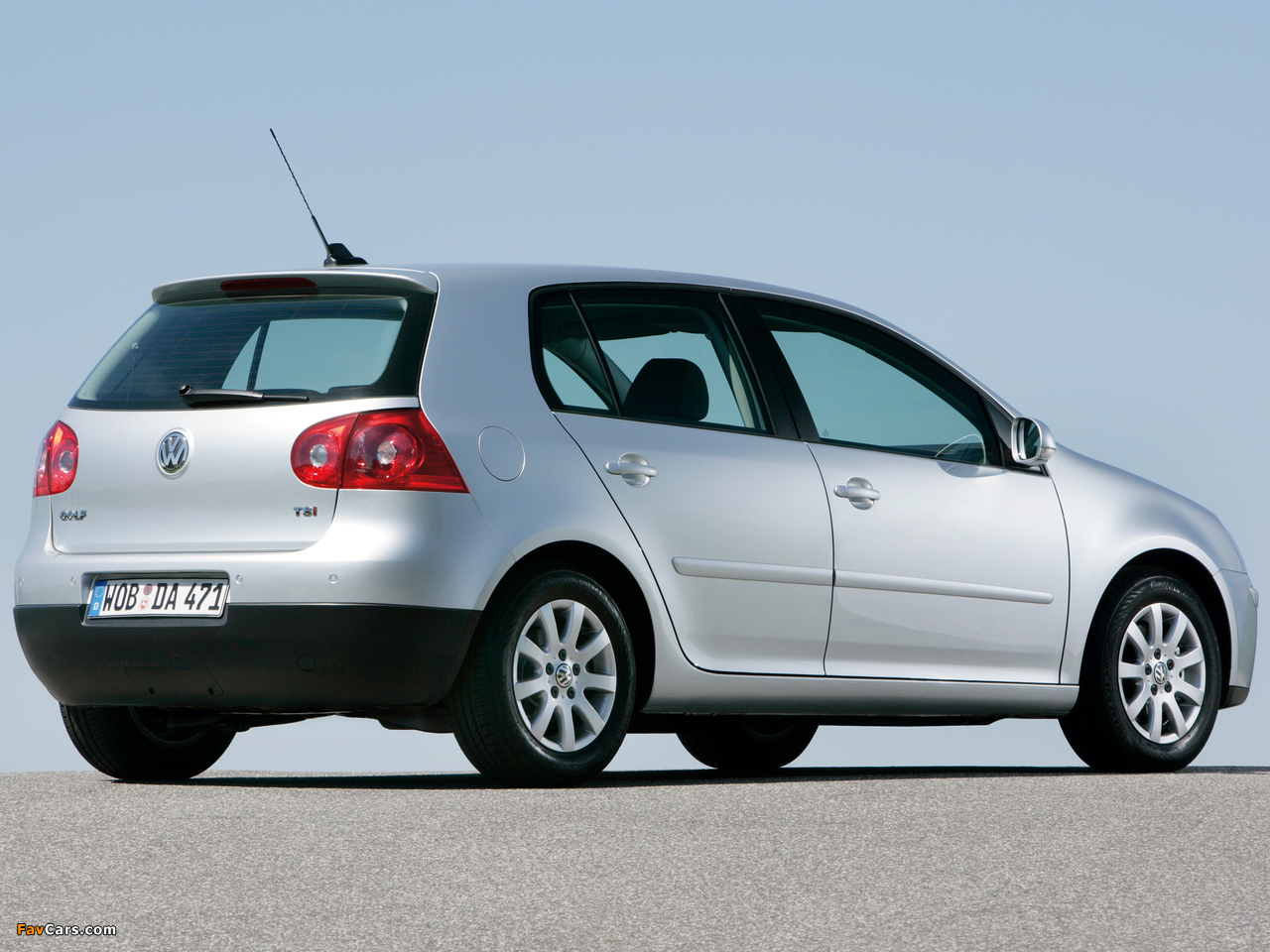 Photos of Volkswagen Golf 5-door (Typ 1K) 2003–08 (1280 x 960)