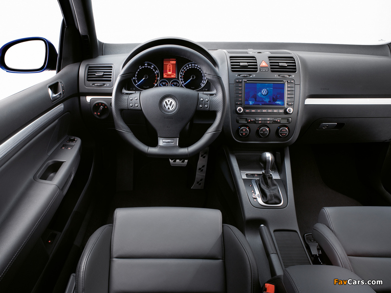 Photos of Volkswagen Golf R32 3-door (Typ 1K) 2006–08 (800 x 600)
