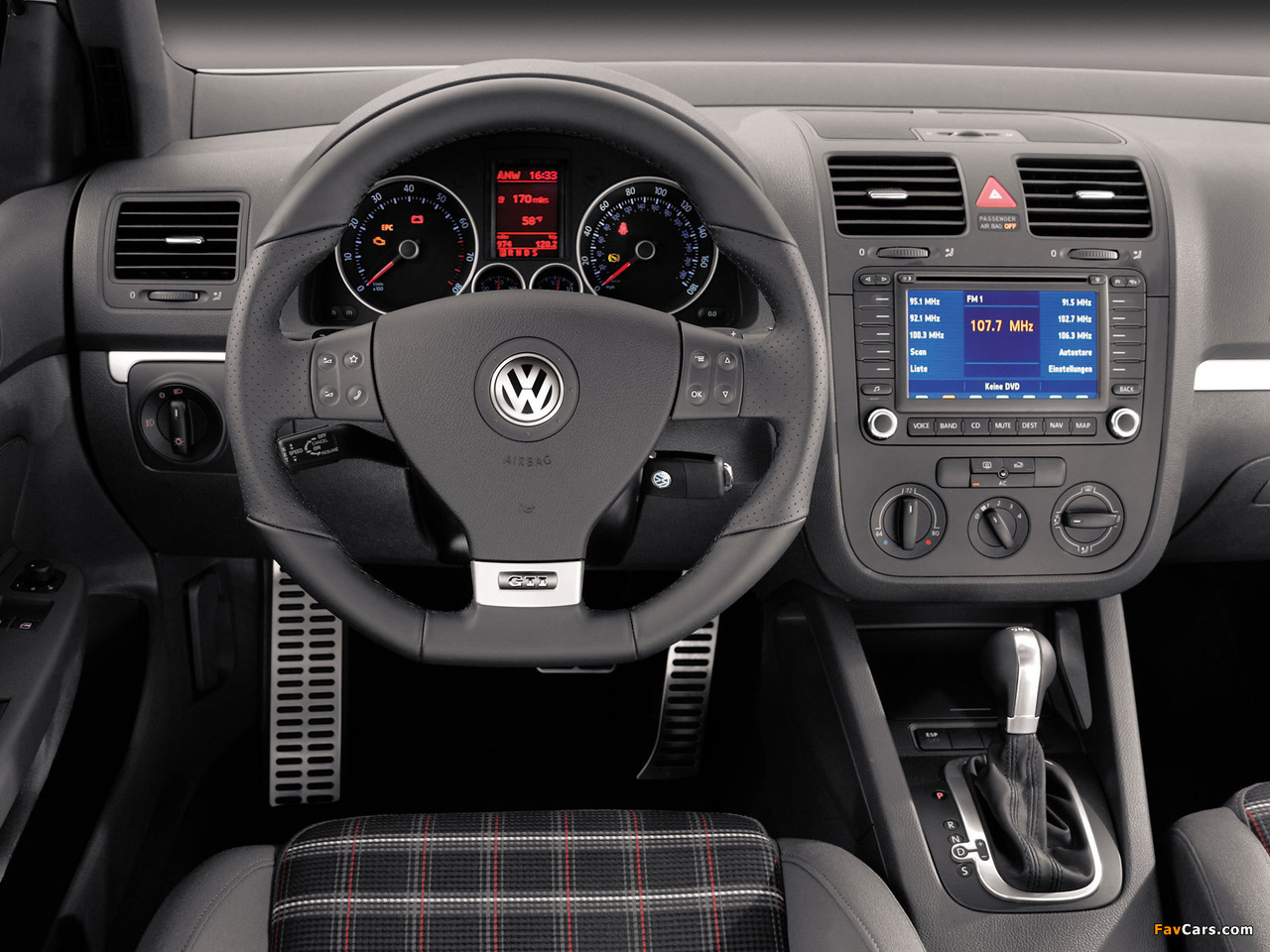 Photos of Volkswagen GTI 3-door (Typ 1K) 2006–08 (1280 x 960)