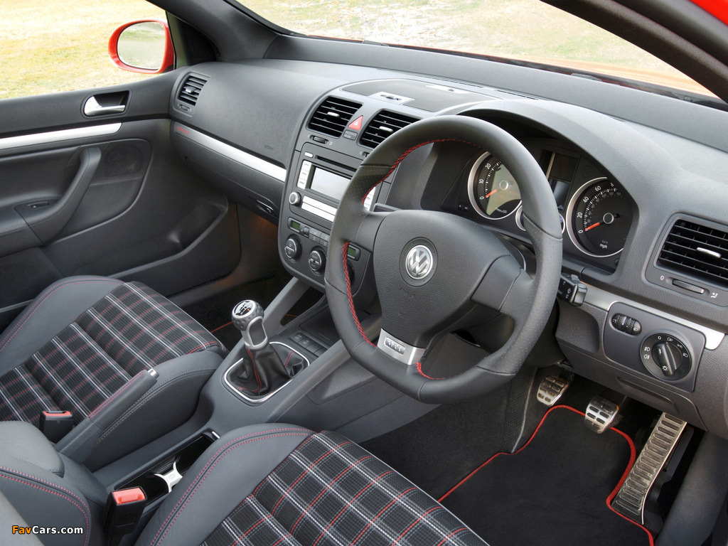 Photos of Volkswagen Golf GTI Edition 30 UK-spec (Typ 1K) 2007 (1024 x 768)