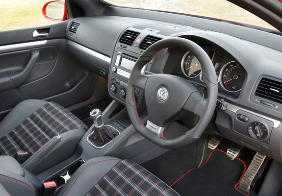 Photos of Volkswagen Golf GTI Edition 30 UK-spec (Typ 1K) 2007