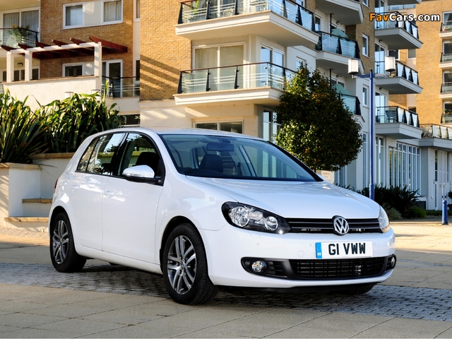 Photos of Volkswagen Golf 5-door UK-spec (Typ 1K) 2008 (640 x 480)