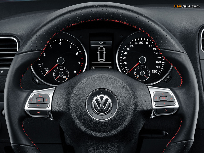 Photos of Volkswagen GTI 3-door (Typ 5K) 2009 (800 x 600)