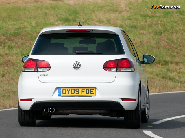 Photos of Volkswagen Golf GTD 3-door UK-spec (Typ 5K) 2009–12 (640 x 480)