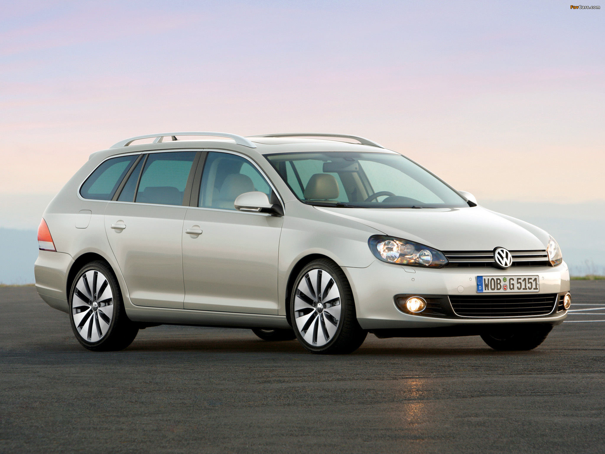 Photos of Volkswagen Golf Variant (Typ 5K) 2009 (2048 x 1536)