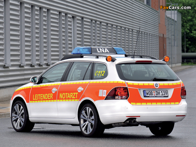 Photos of Volkswagen Golf Variant Notarzt (Typ 5K) 2010 (640 x 480)