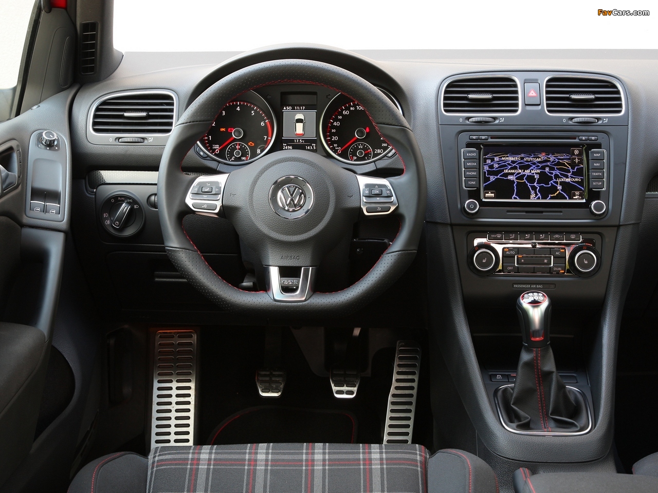 Photos of Volkswagen Golf GTI 3-door Edition 35 (Typ 5K) 2011 (1280 x 960)