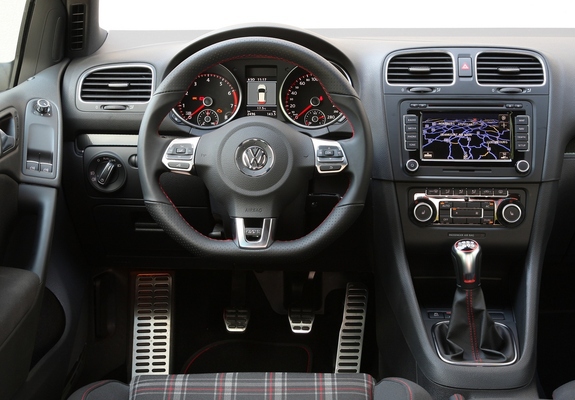 Photos of Volkswagen Golf GTI 3-door Edition 35 (Typ 5K) 2011