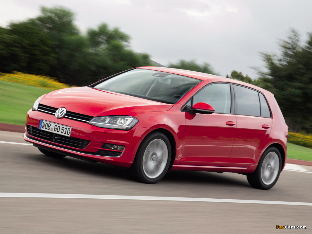 Photos of Volkswagen Golf TDI BlueMotion 5-door (Typ 5G) 2012 (1024 x 768)