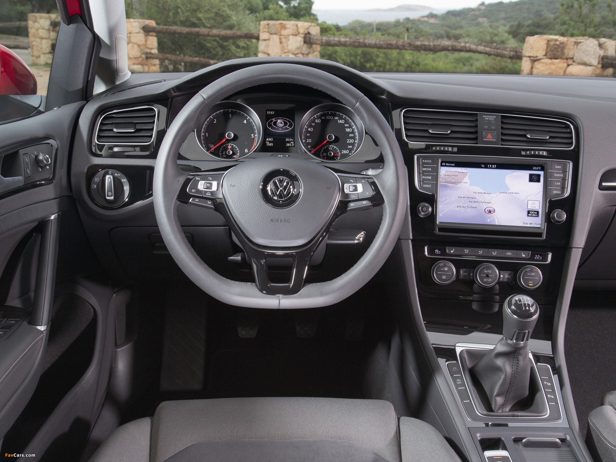 Photos of Volkswagen Golf TDI BlueMotion 5-door (Typ 5G) 2012 (2048 x 1536)