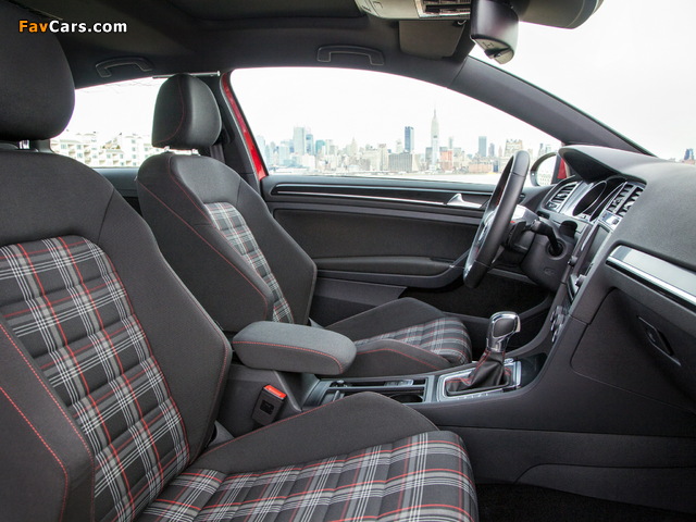 Photos of Volkswagen Golf GTI 3-door (Typ 5G) 2013 (640 x 480)