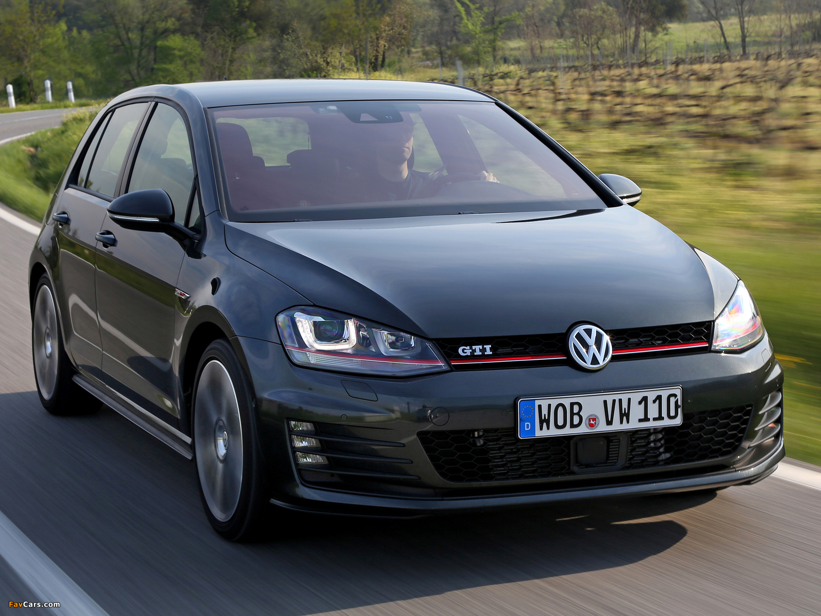 Photos of Volkswagen Golf GTI 5-door (Typ 5G) 2013 (1600 x 1200)