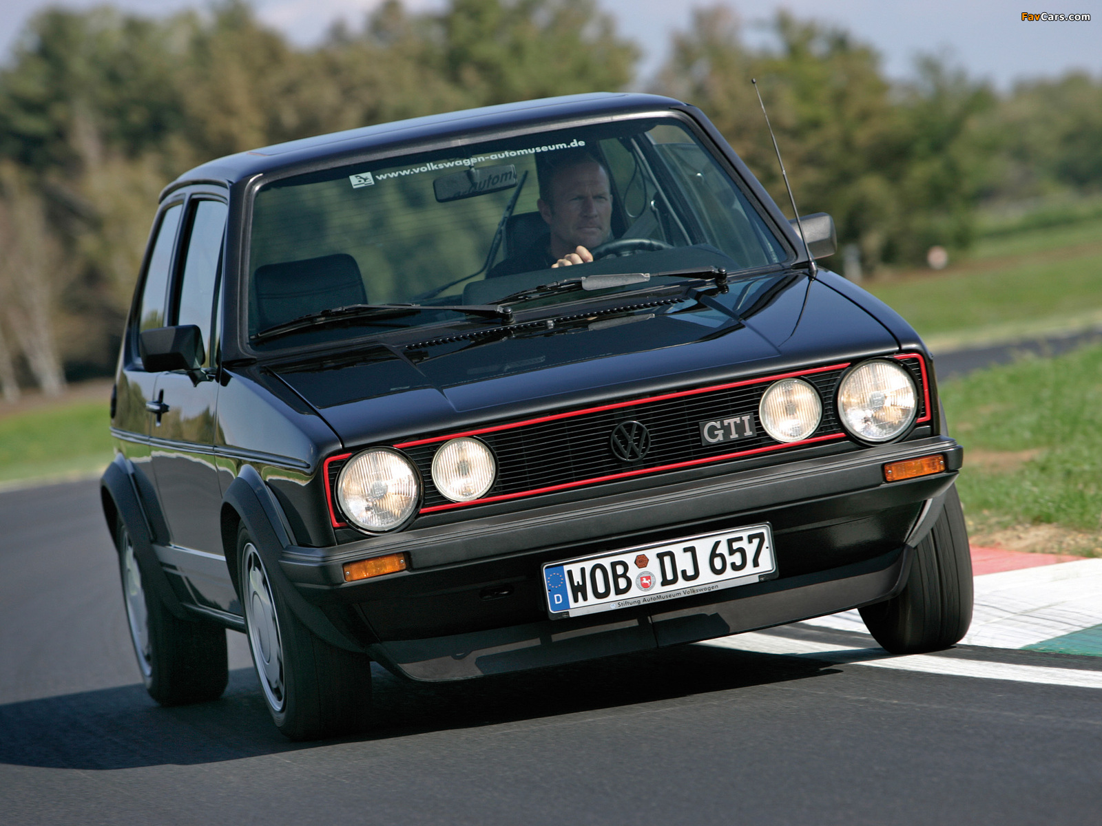 Pictures of Volkswagen Golf GTI Pirelli (Typ 17) 1983 (1600 x 1200)