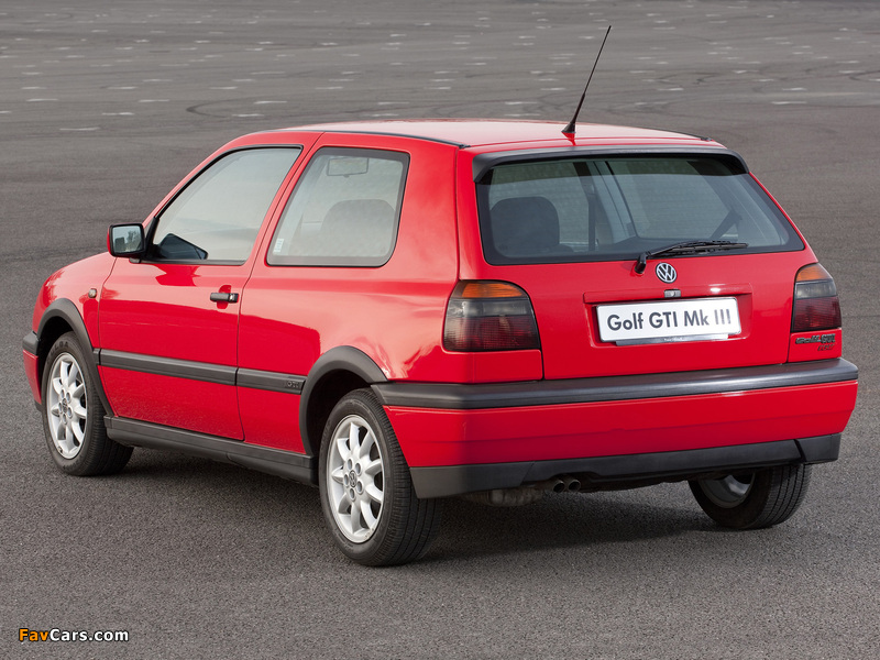 Pictures of Volkswagen Golf GTI UK-spec (Type 1H) 1992–97 (800 x 600)