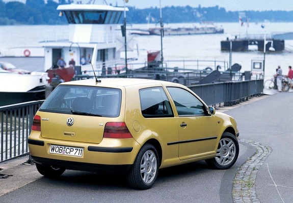 Pictures of Volkswagen Golf 3-door (Typ 1J) 1997–2003