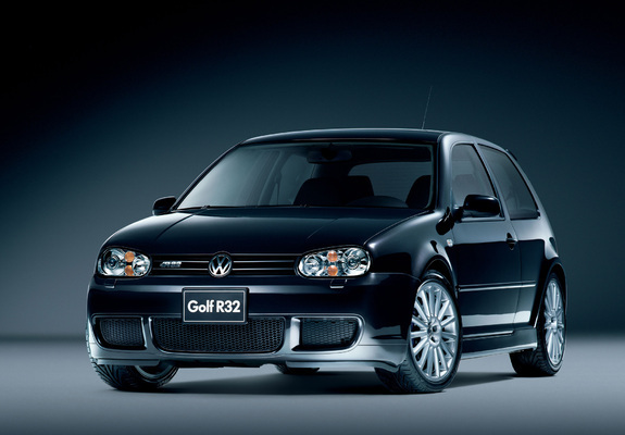 Pictures of Volkswagen Golf R32 (Typ 1J) 2002–04