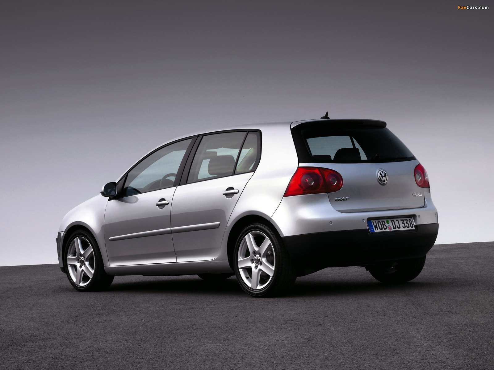 Pictures of Volkswagen Golf 5-door (Typ 1K) 2003–08 (1600 x 1200)