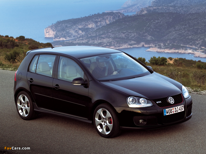 Pictures of Volkswagen Golf GTI 5-door (Typ 1K) 2004–08 (800 x 600)