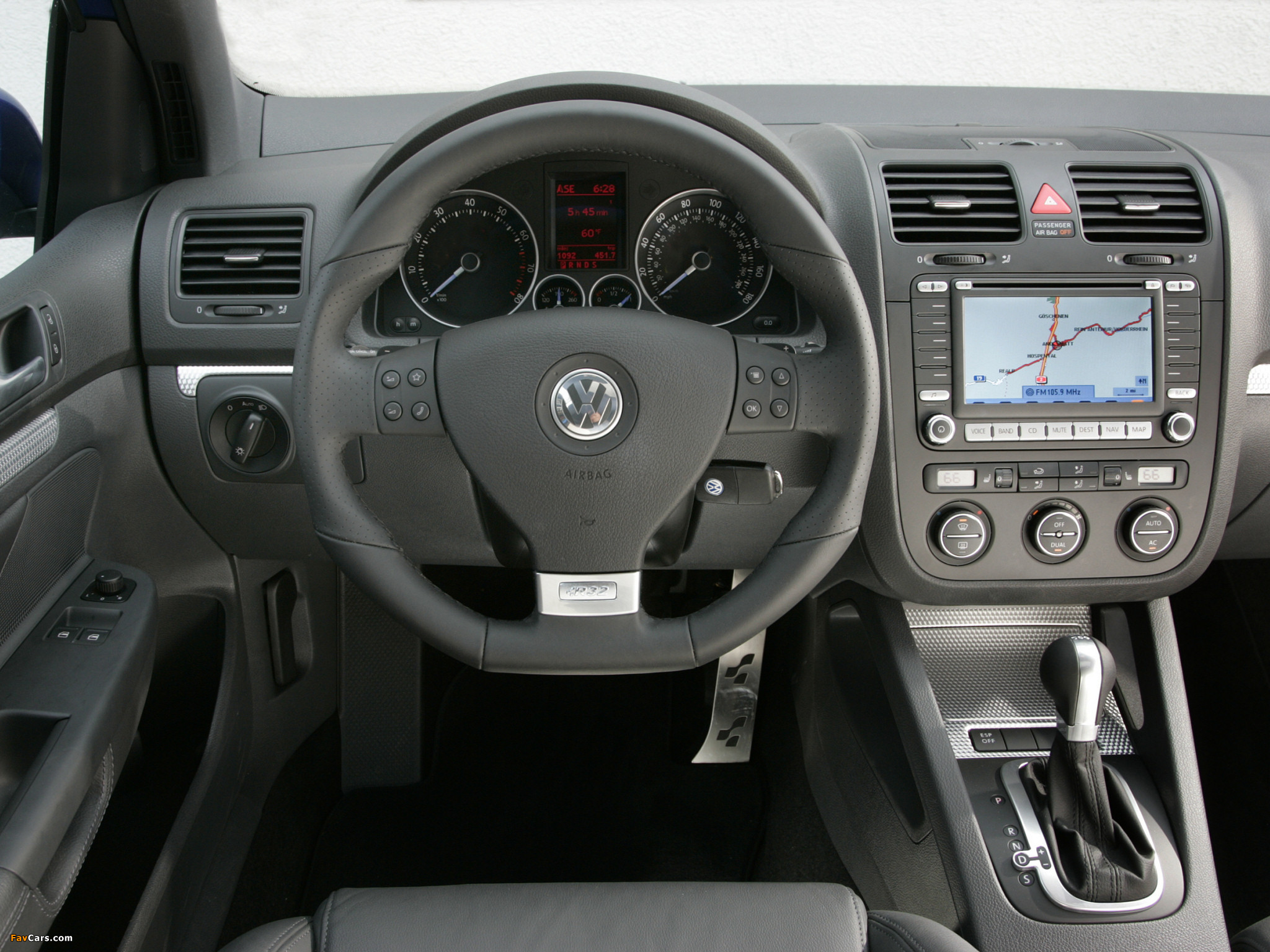 Pictures of Volkswagen Golf R32 3-door (Typ 1K) 2006–08 (2048 x 1536)
