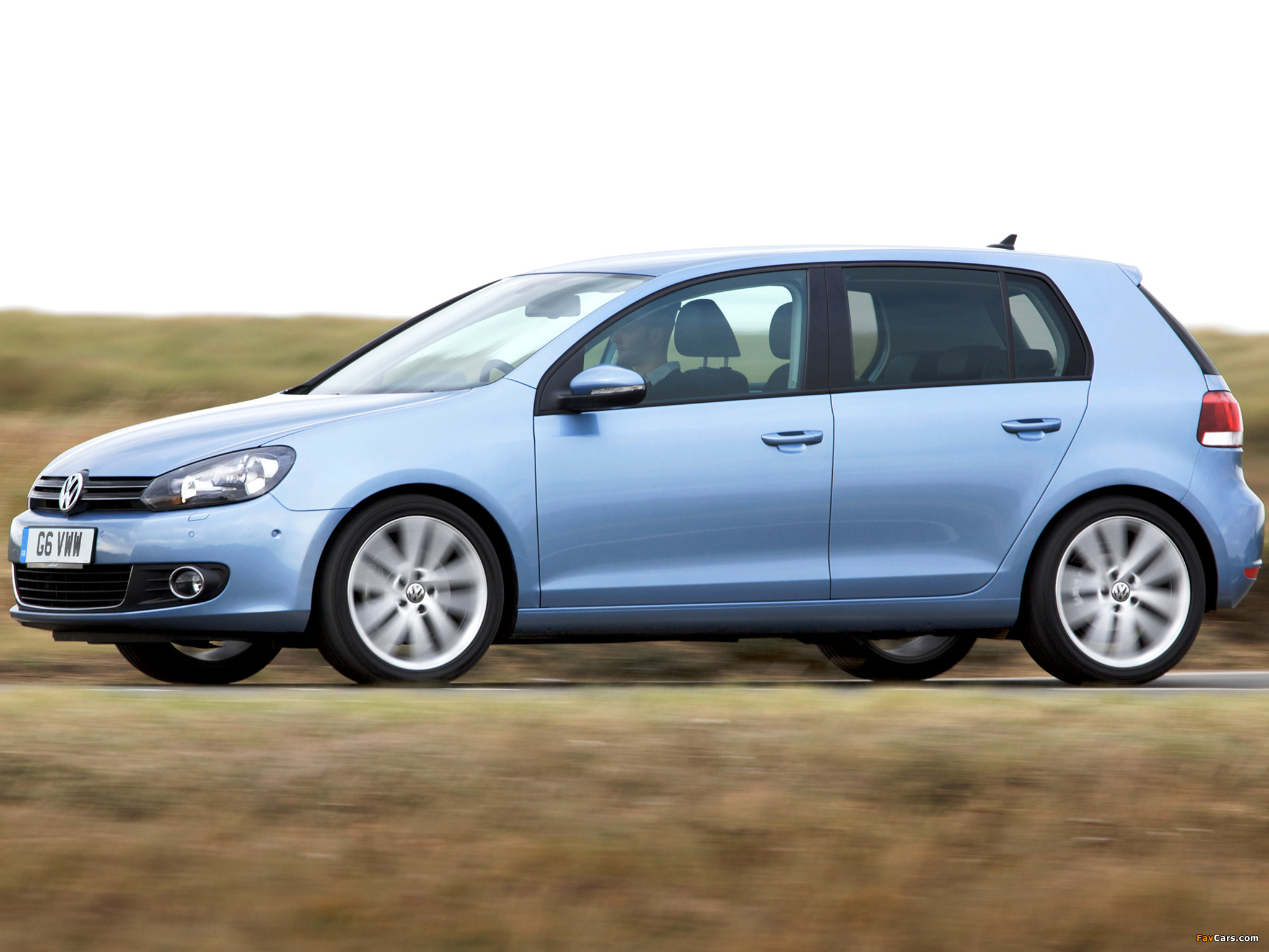 Pictures of Volkswagen Golf GT 5-door UK-spec (Typ 5K) 2008–12 (2048 x 1536)