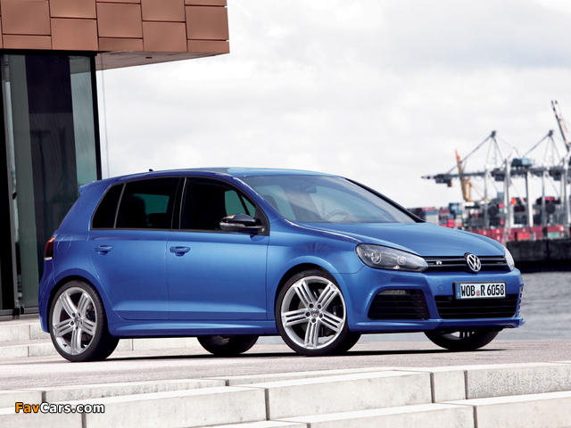 Pictures of Volkswagen Golf R 5-door (Typ 5K) 2009 (640 x 480)