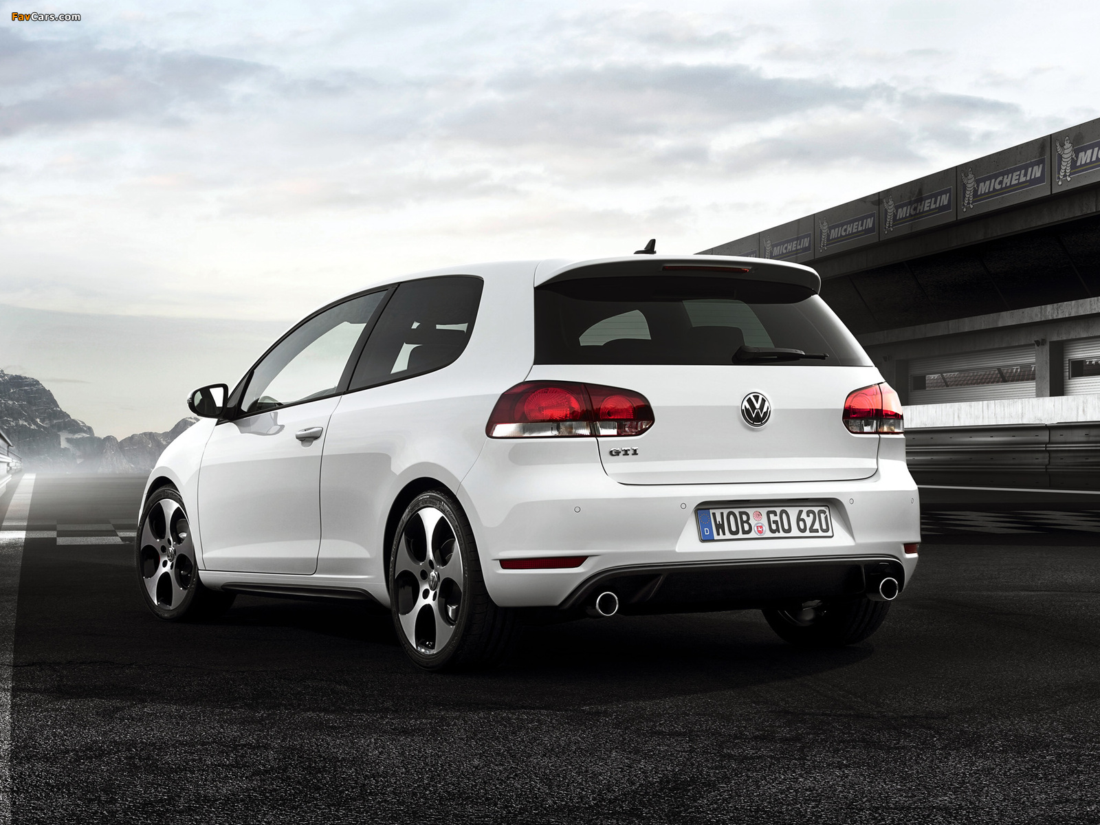 Pictures of Volkswagen Golf GTI 3-door (Typ 5K) 2009–13 (1600 x 1200)