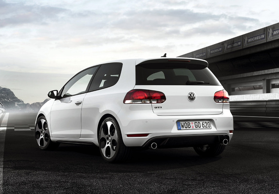 Pictures of Volkswagen Golf GTI 3-door (Typ 5K) 2009–13