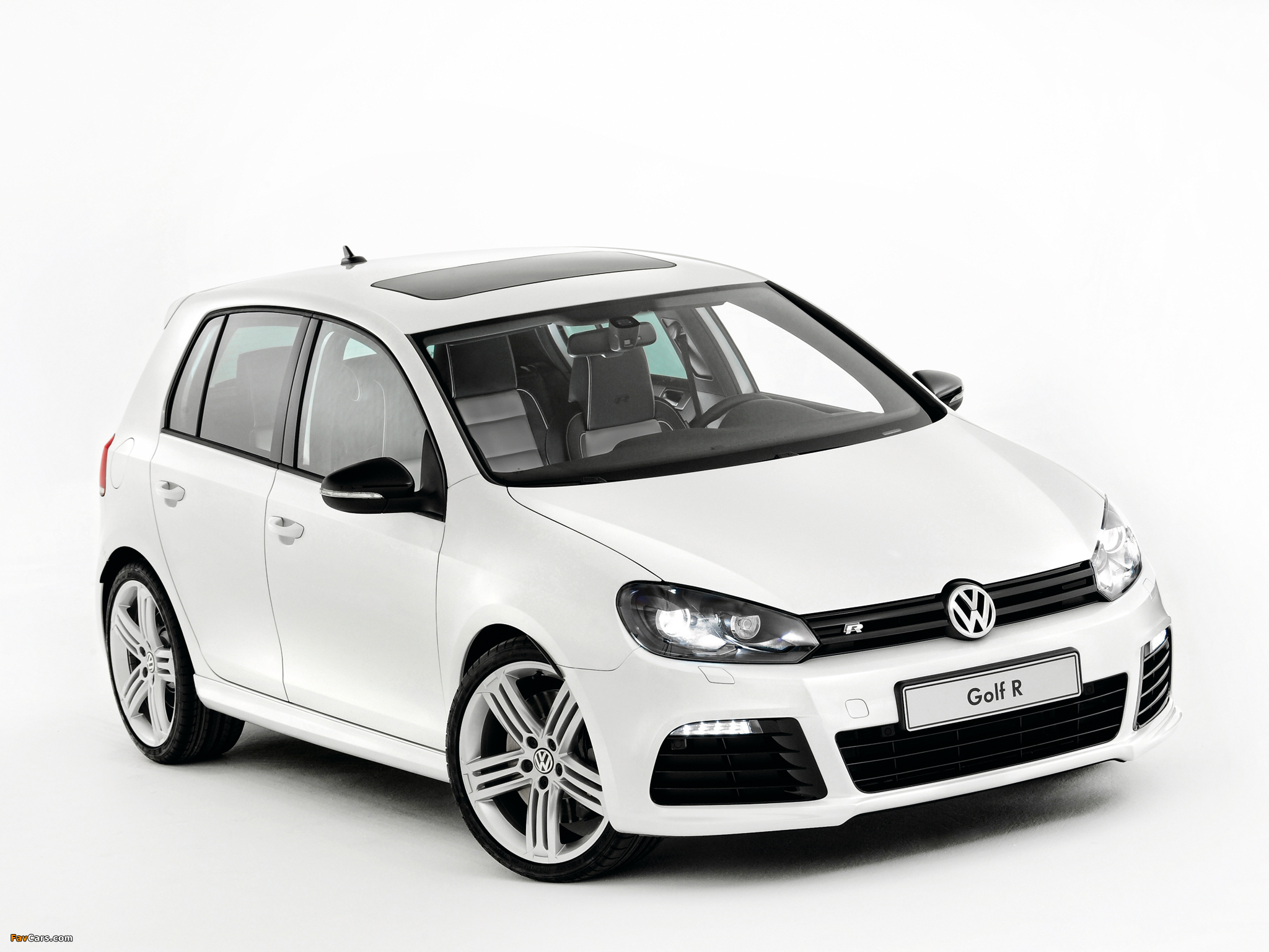 Pictures of Volkswagen Golf R 5-door (Typ 5K) 2009 (2048 x 1536)