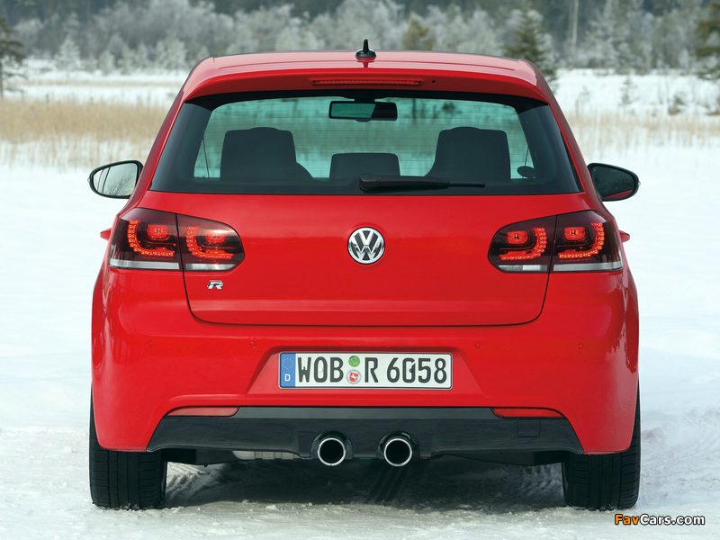 Pictures of Volkswagen Golf R 5-door (Typ 5K) 2009 (800 x 600)