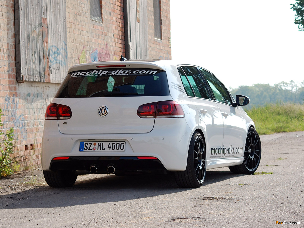 Pictures of Mcchip-DKR Volkswagen Golf R 5-door (Typ 5K) 2010 (1280 x 960)