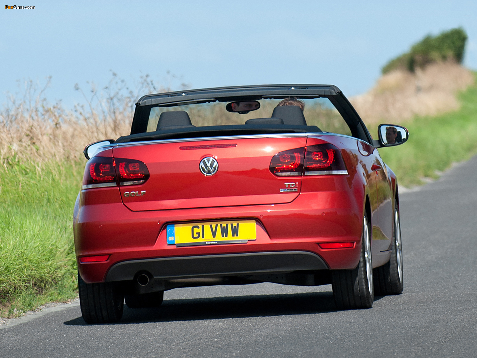 Pictures of Volkswagen Golf Cabrio UK-spec (Typ 5K) 2011 (1600 x 1200)