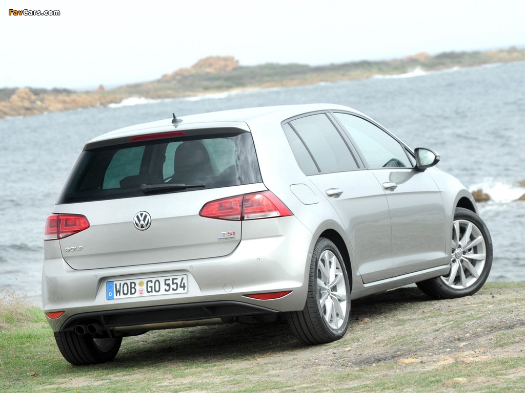 Pictures of Volkswagen Golf TSI BlueMotion 5-door (Typ 5G) 2012 (1024 x 768)