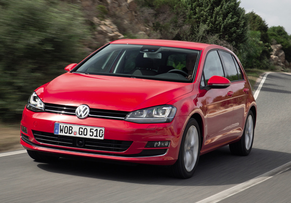 Pictures of Volkswagen Golf TDI BlueMotion 5-door (Typ 5G) 2012