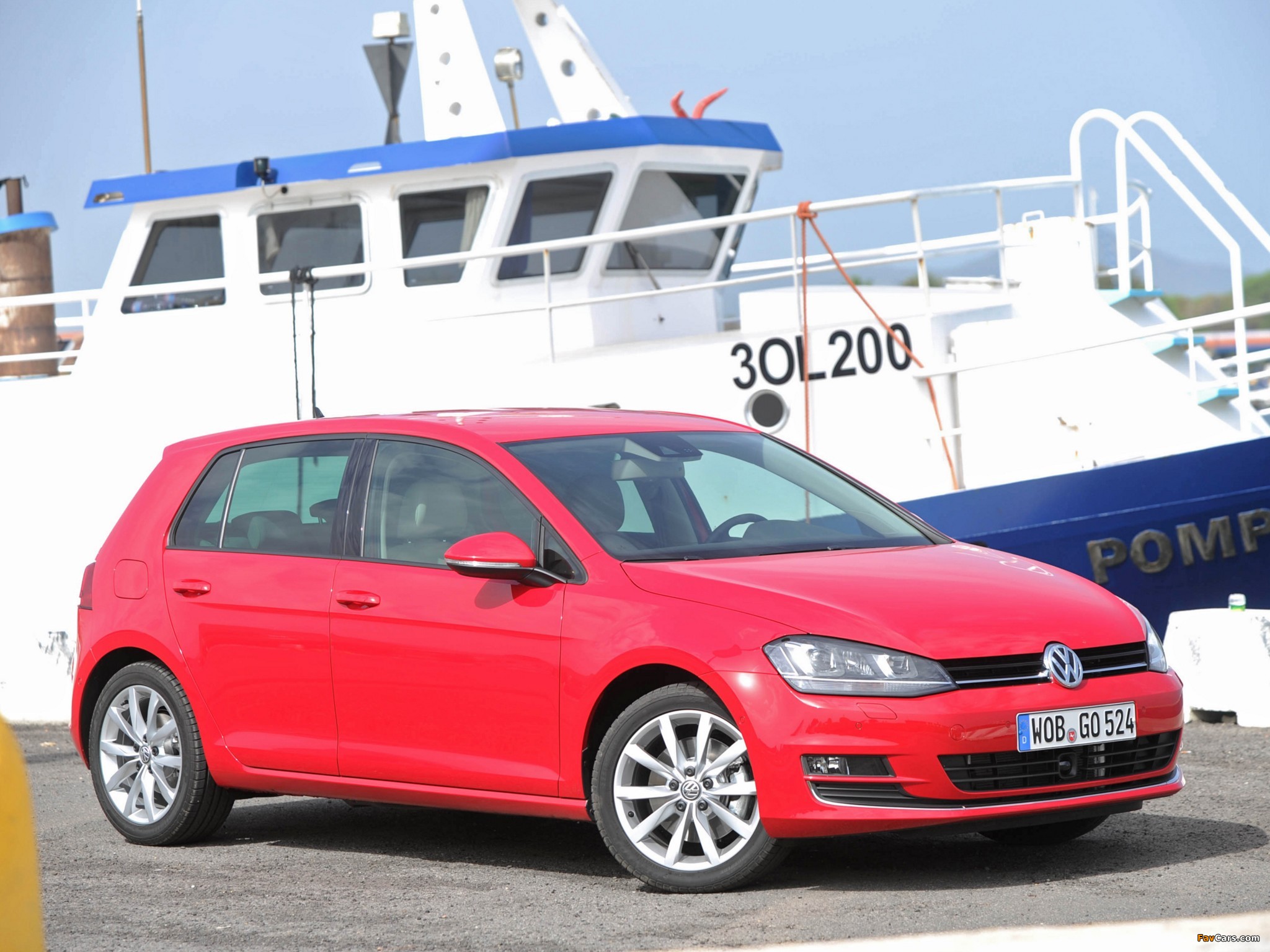 Pictures of Volkswagen Golf TDI BlueMotion 5-door (Typ 5G) 2012 (2048 x 1536)