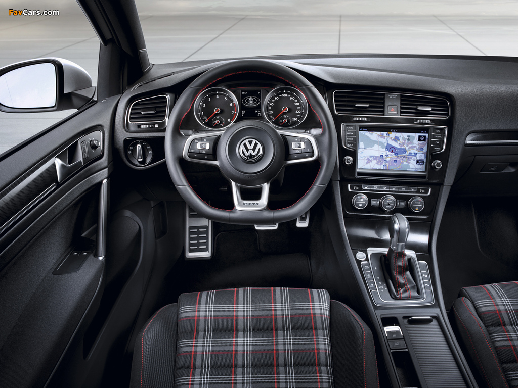 Pictures of Volkswagen Golf GTI 3-door (Typ 5G) 2013 (1024 x 768)