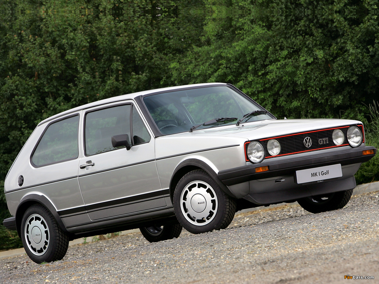 Volkswagen Golf GTI Pirelli UK-spec (Typ 17) 1983 images (1280 x 960)