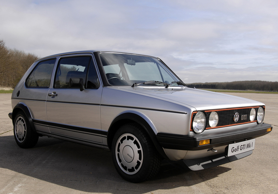 Volkswagen Golf GTI Pirelli UK-spec (Typ 17) 1983 pictures