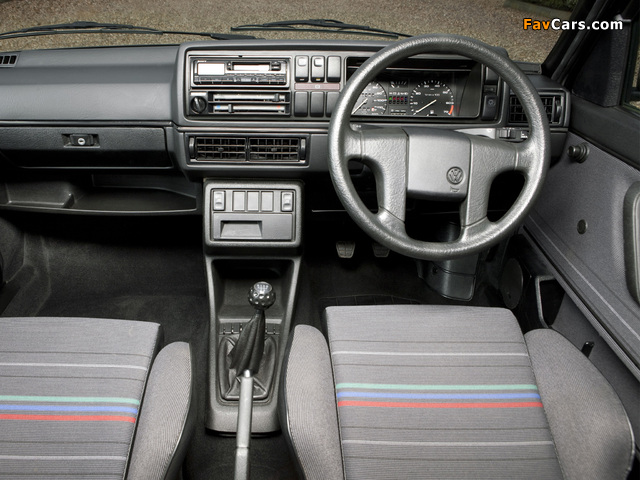 Volkswagen Golf GTI UK-spec (Typ 1G) 1989–92 photos (640 x 480)