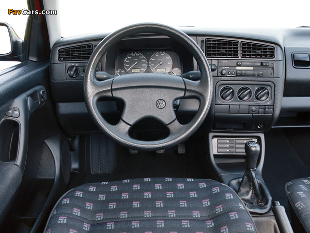 Volkswagen Golf 5-door (Typ 1H) 1991–97 images (640 x 480)