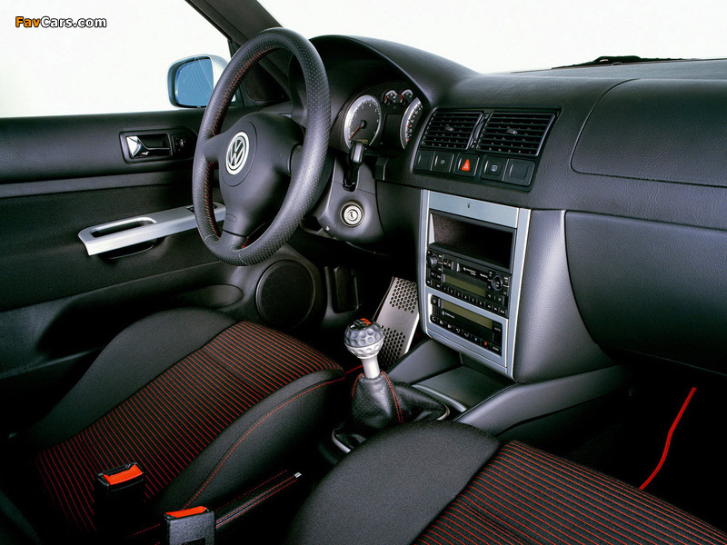 Volkswagen Golf GTI (Typ 1J) 2001–03 images (800 x 600)